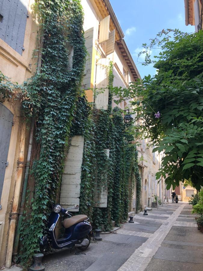 De Charme A La Roquette * Arles